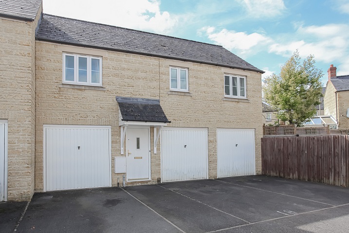 4 bedroom(s) Detached  in Oxford