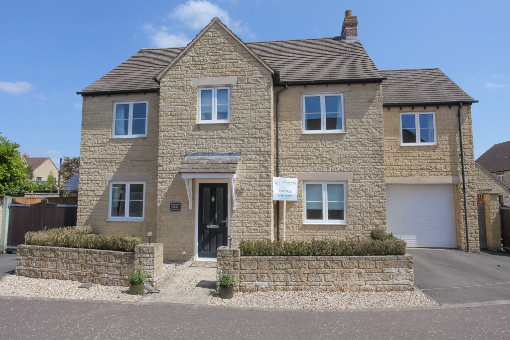 4 bedroom(s) Detached  in Oxford