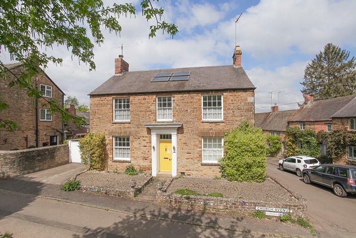 4 bedroom(s) Detached  in Oxford